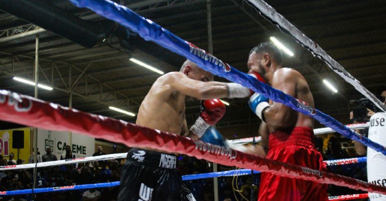 Irak Díaz salió con la mano en alto en su regreso