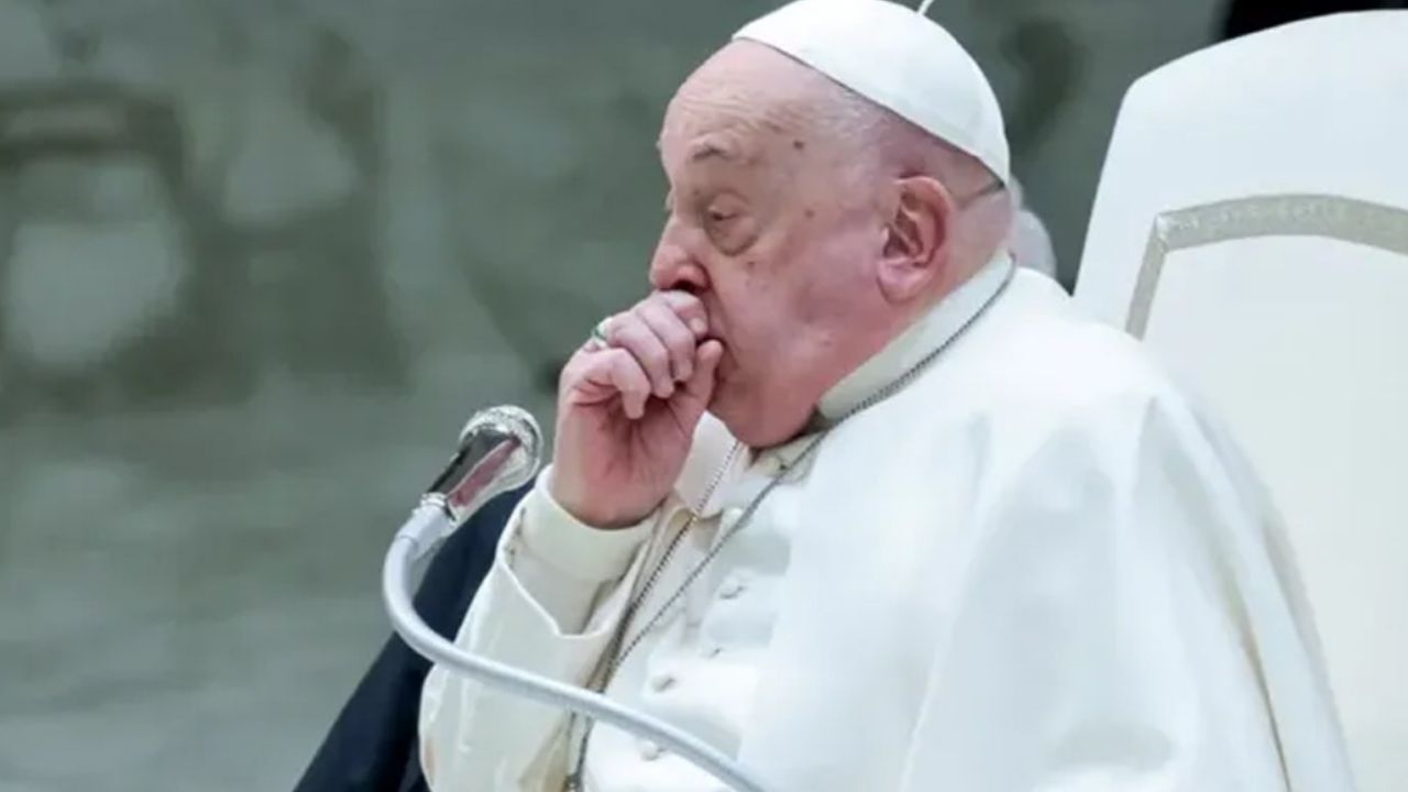 Vaticano confirma que Papa Francisco sigue grave; anuncian que ahora tiene falla renal