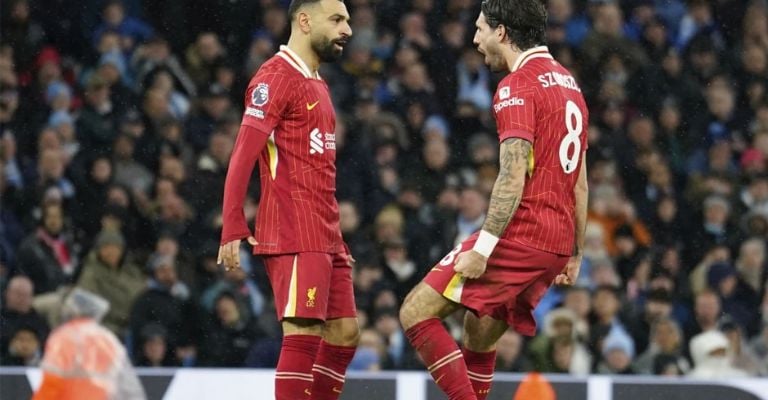 Salah y Szoboszlai festejan una de las anotaciones