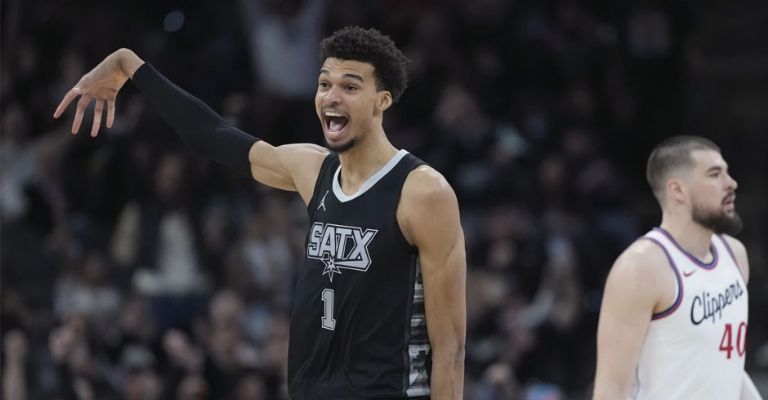 Wembanyama es un gran tirador de tres puntos