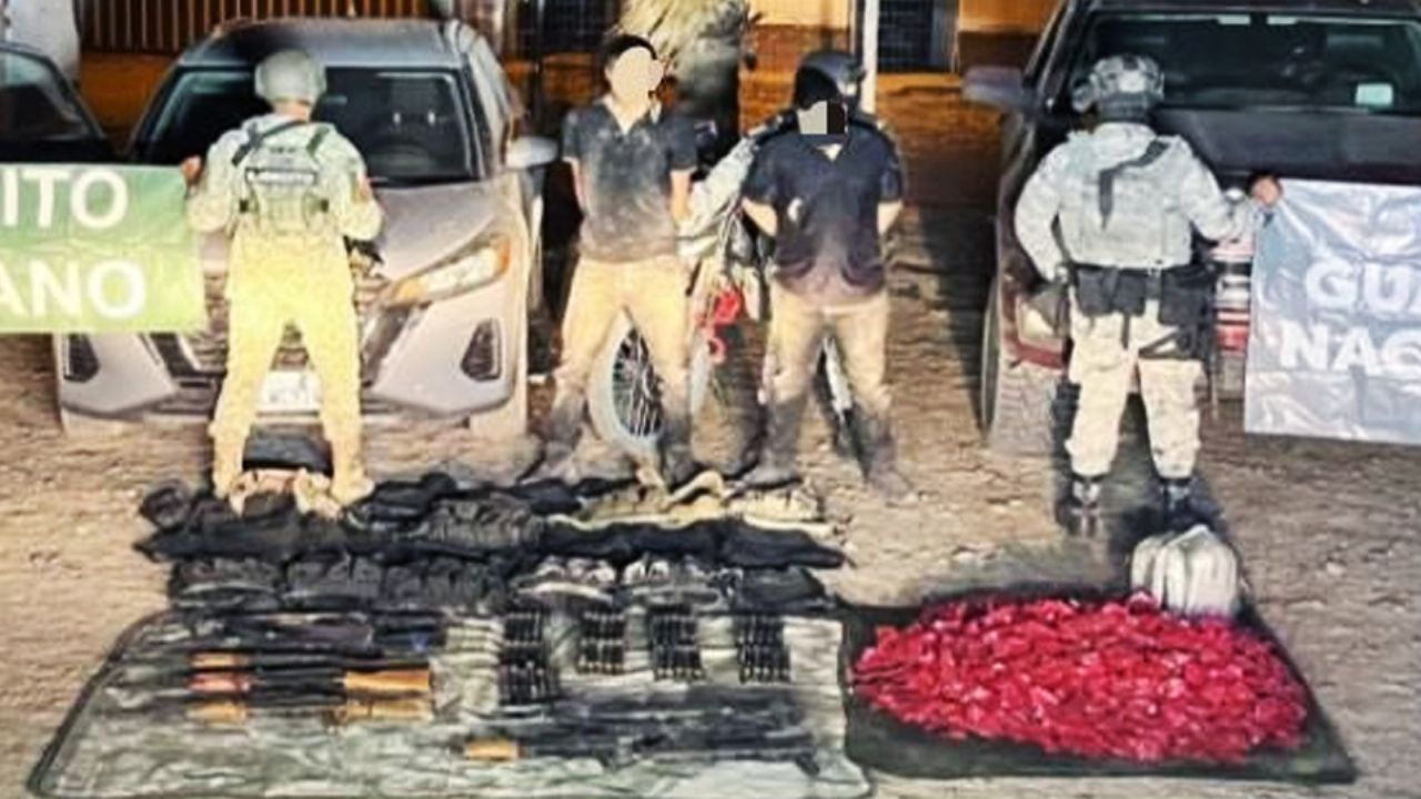 Caen dos miembros del crimen organizado en Caborca; les aseguran armas, autos y droga