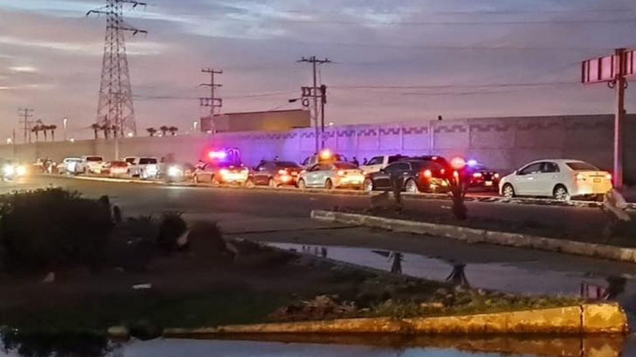 Ciudad Obregón: Persecución deja patrullas y autos civiles dañados por ponchallantas