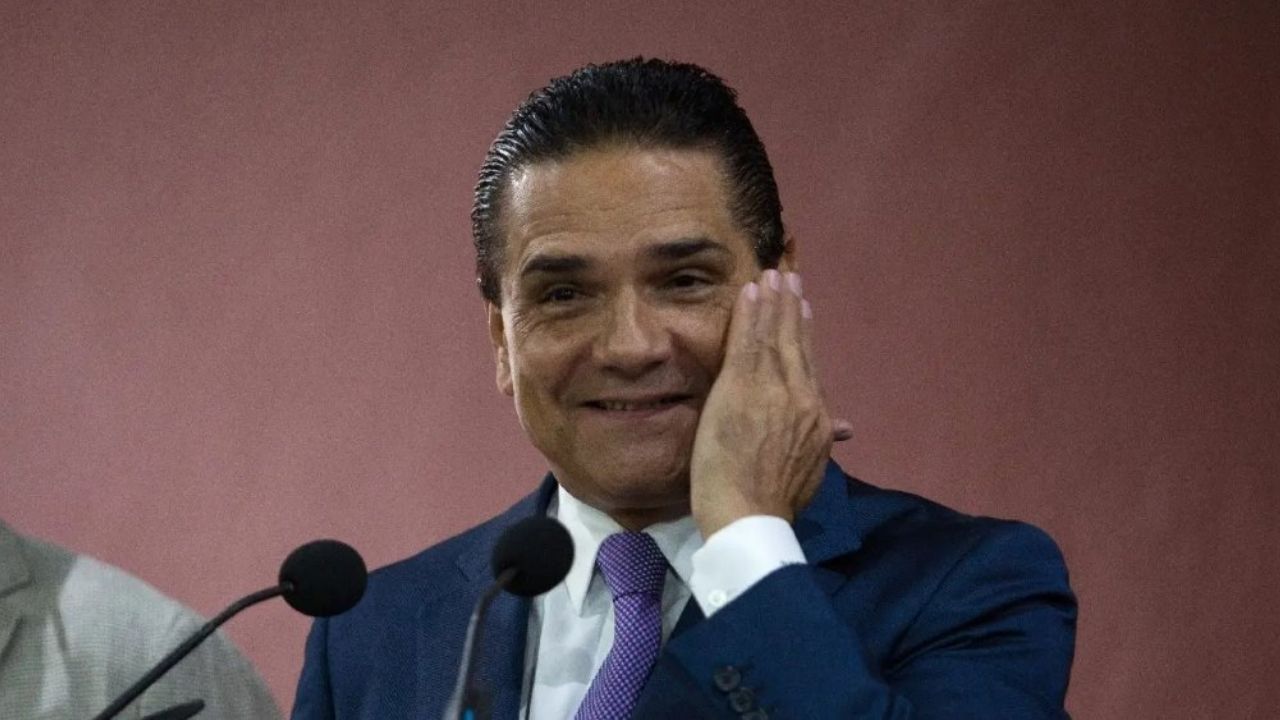 Fuentes judiciales confirman orden de aprehensión contra Silvano Aureoles