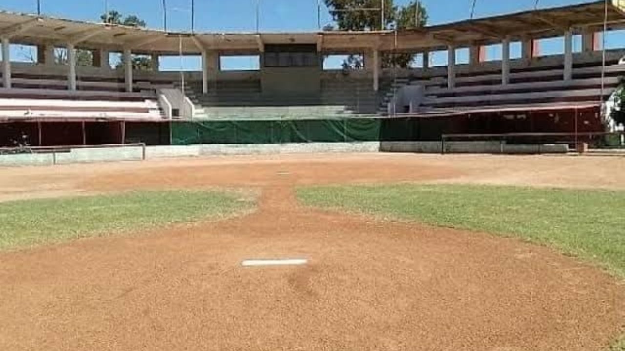 Empalme: Urgen al rescate del estadio de beisbol; piden mayor gestión