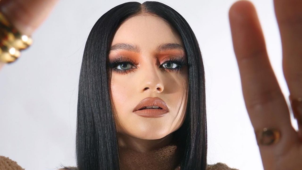 ¿Qué pasó? Karol Sevilla desata polémica al pedir a Ángela Aguilar que ya se calle