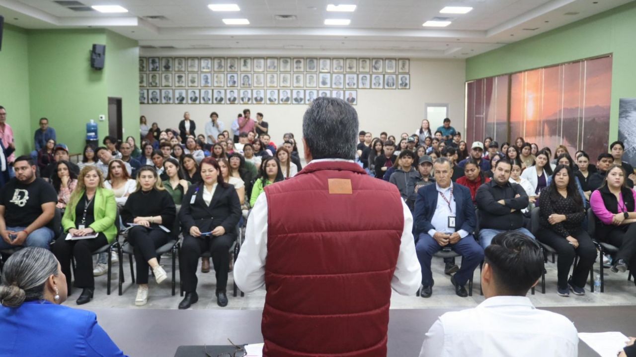 Se integran beneficiados de Construyendo el Futuro al Ayuntamiento