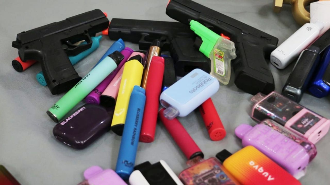 Vapeadores y réplicas de armas recolectan en planteles educativos de Ciudad Obregón