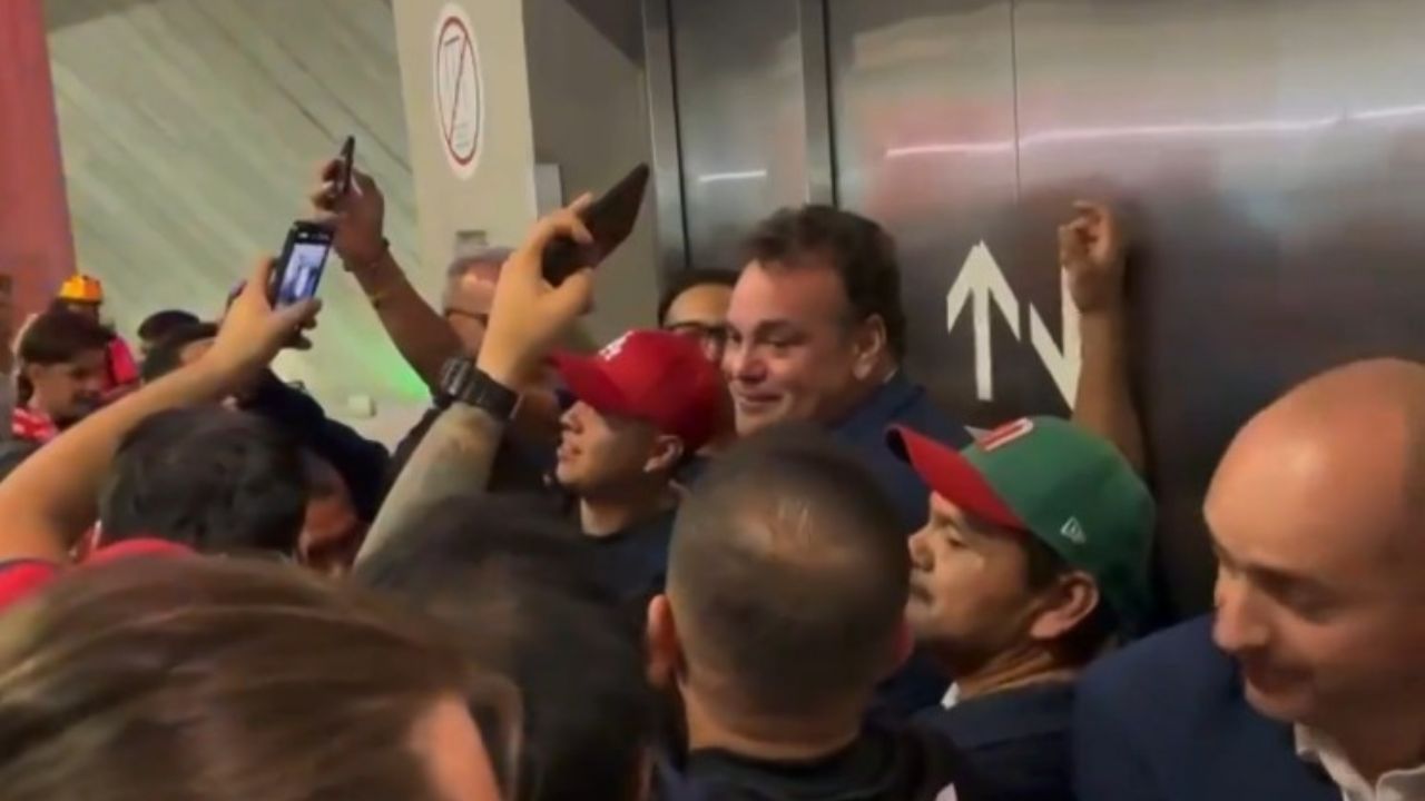 VIDEO: Así fue la agresión que sufrió David Faitelson tras el duelo de Chivas y América