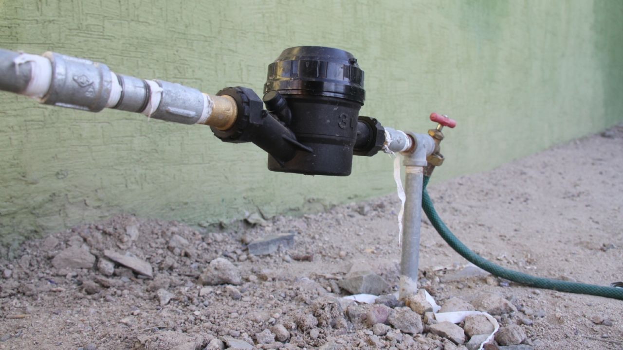 Falta de medidores de agua potable en Navojoa aumenta el desperdicio