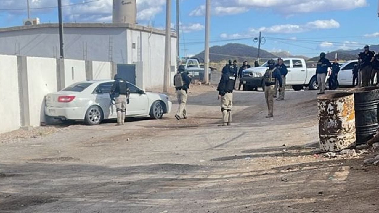 Con más de 40 balazos: Emboscan y asesinan a agente AMIC y esposa en Altar; FGJE investiga