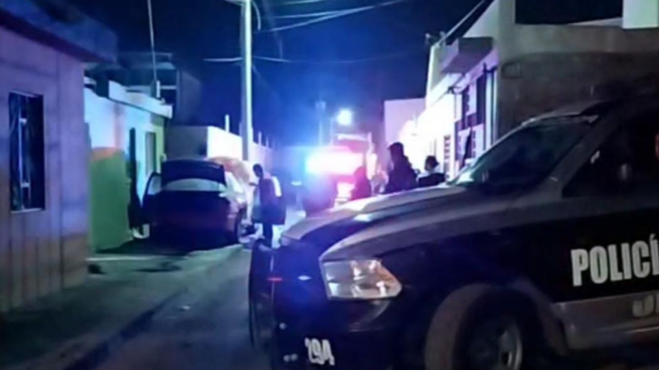 Código Rojo en Ciudad Obregón: Se incendia auto en colonia Hidalgo; habría sido provocado