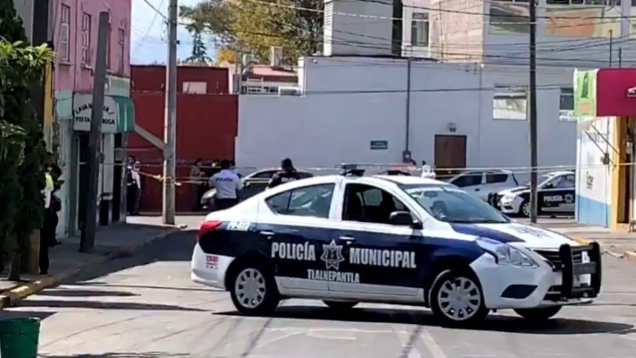Imágenes fuertes: Abandonan el cuerpo de una mujer en calles de Tlalnepantla