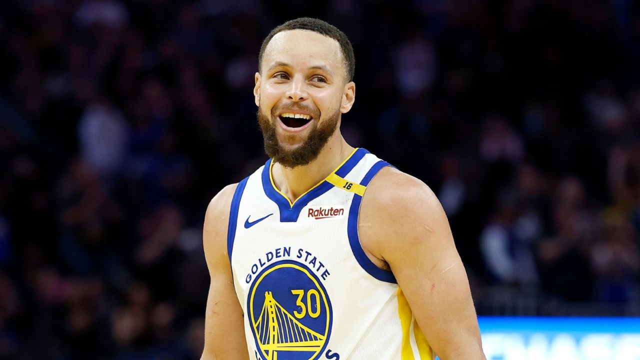Stephen Curry rompe récord de puntos en la NBA; Se une a un selecto grupo de jugadores