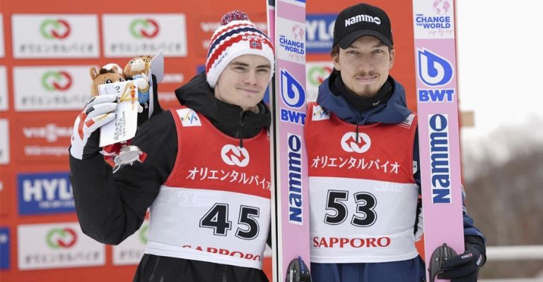 Marius Lindvik y Johann André Forfang están en el ojo del huracán