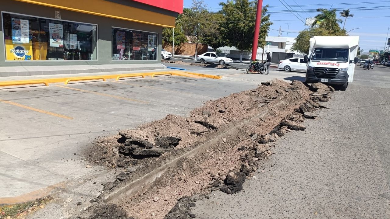 Ayuntamiento de Navojoa destruye acceso a comercios; denuncian posibles actos de presión