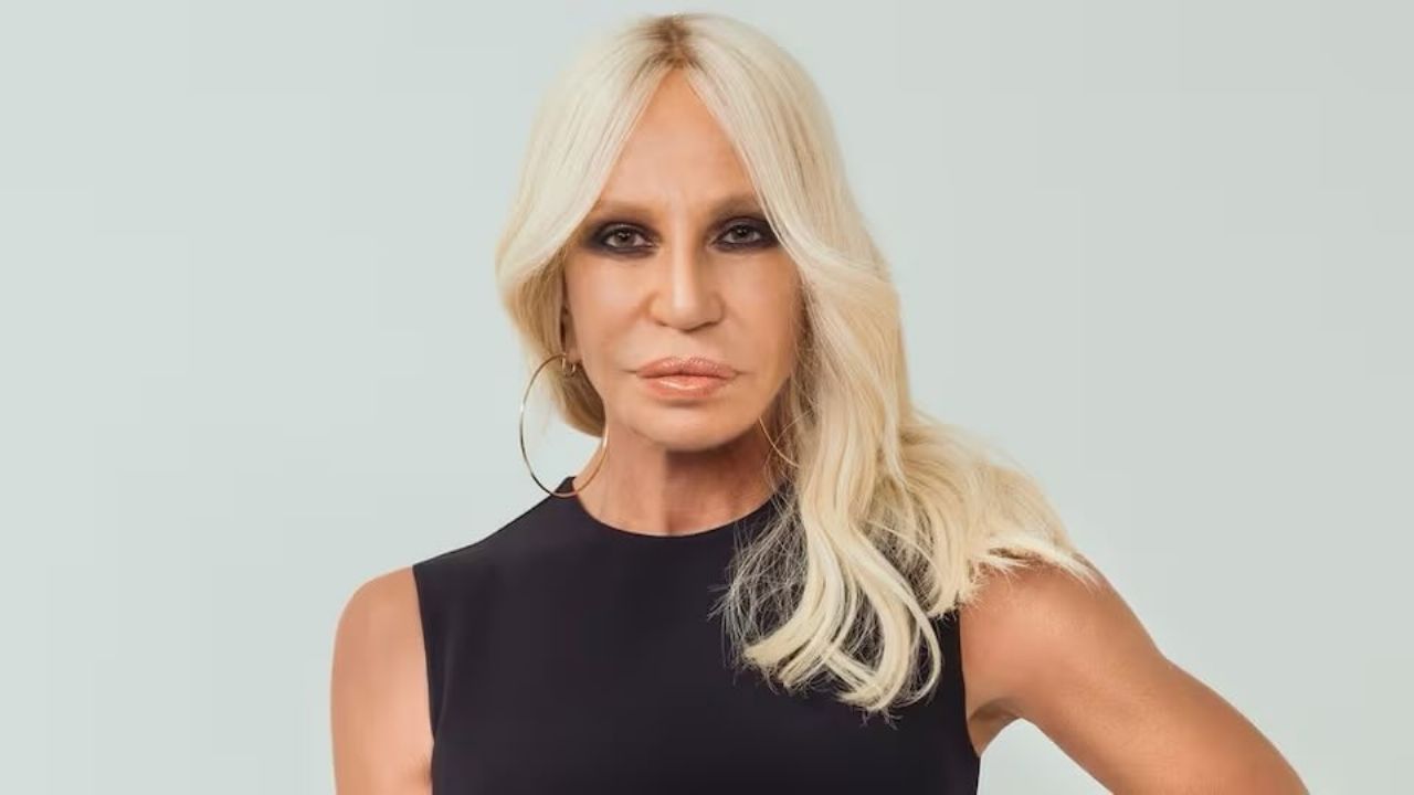 Donatella Versace deja la dirección creativa de Versace tras 27 años
