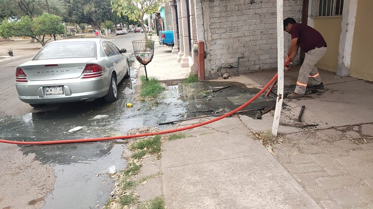 Ciudad Obregón: Oomapasc atiende reporte de drenaje colapsado tras manifestación