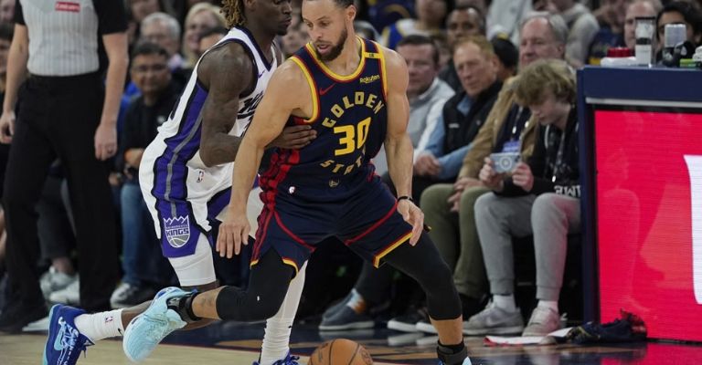 El jugador batalló con la defensa de los Kings