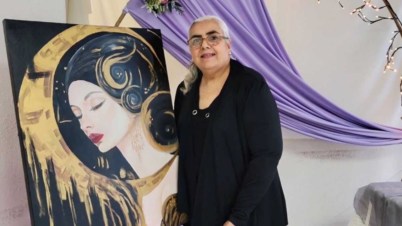 Vicky Ojeda, la mujer apasionada de la pintura; recibe reconocimiento en Guaymas