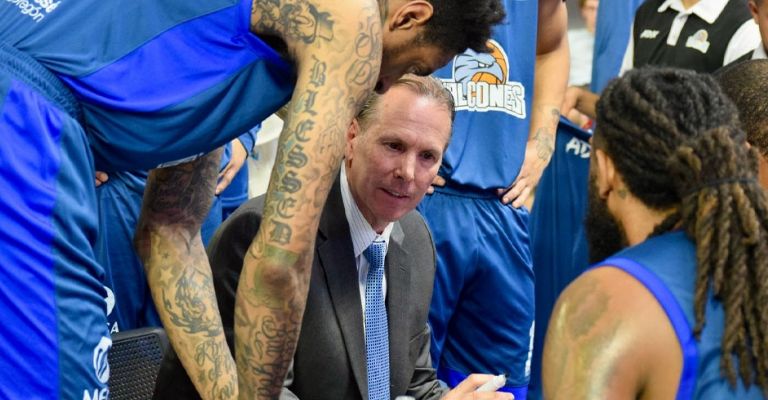 Cutts no ha logrado enderezar el barco cajemense