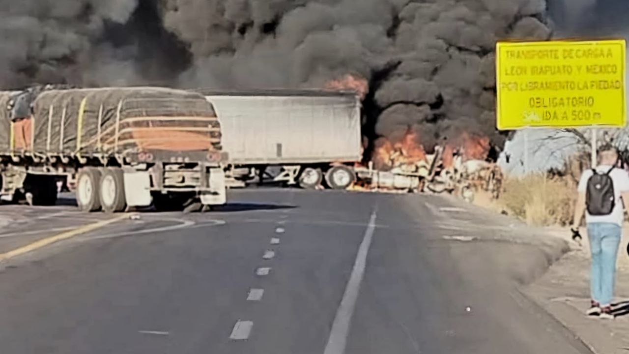 VIDEO: Sicarios atacan a la Guardia Nacional en Jalisco y Michoacán; hay cinco muertos