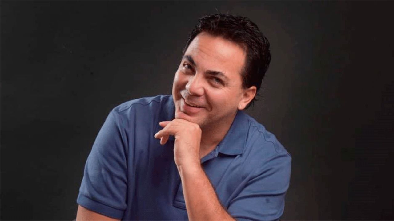 Retoma Cristian Castro ‘El Gallito Feliz’ sus estudios para terminar la secundaria