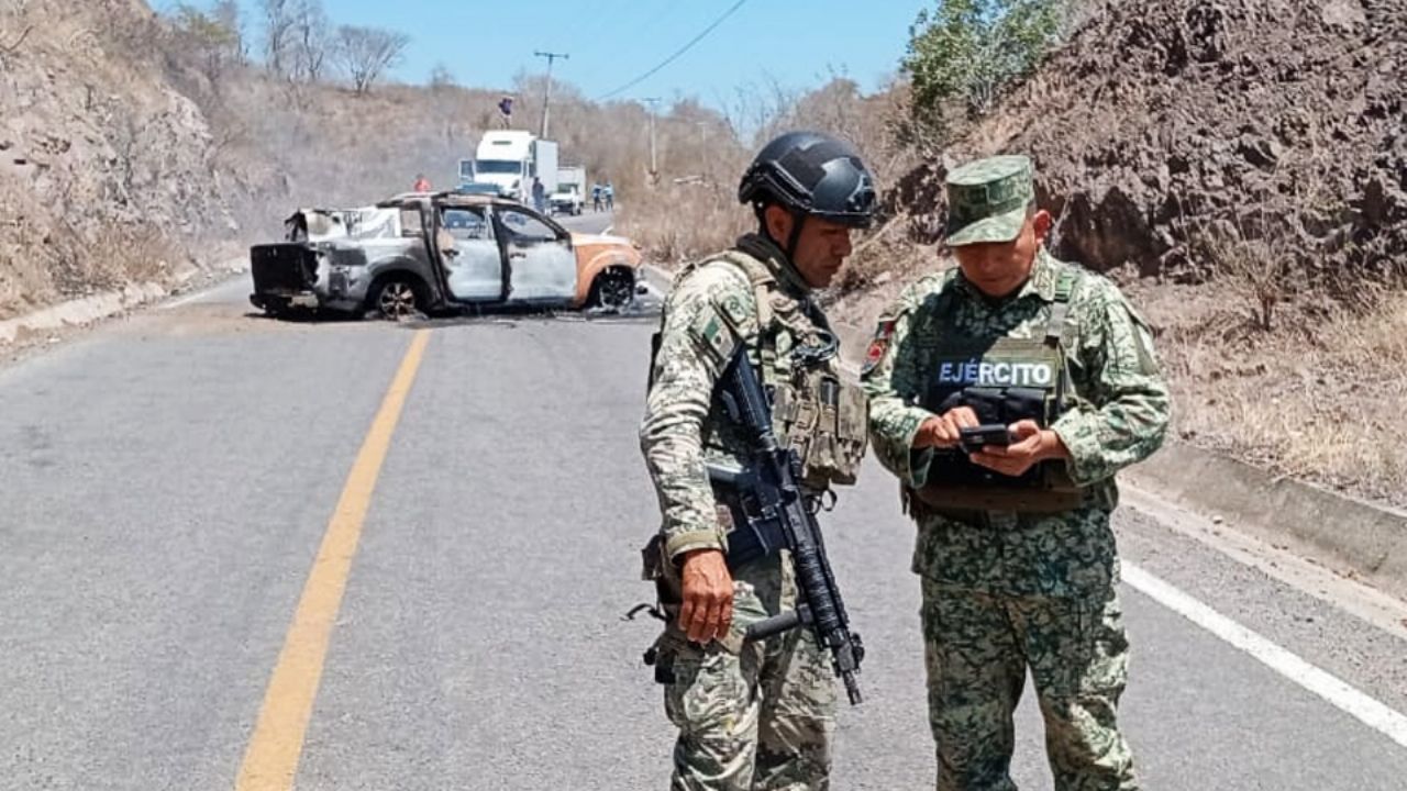 Jalisco bajo fuego: Militares despliegan operativo tras narcobloqueos y enfrentamientos