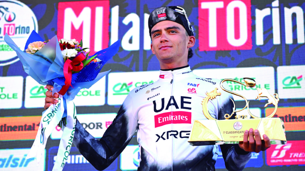 Isaac Del Toro hace historia para México; conquista la la semiclásica Milán-Turín de ciclismo