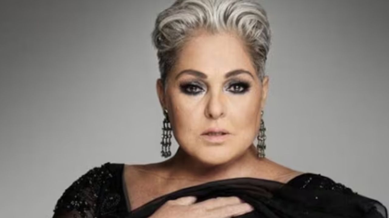 ¿Tragedia en Televisa? Hospitalizan a Lupita D’Alessio; en ‘VLA’ exponen triste noticia