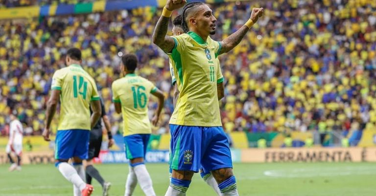 Raphinha inició el ataque verbal contra los argentinos
