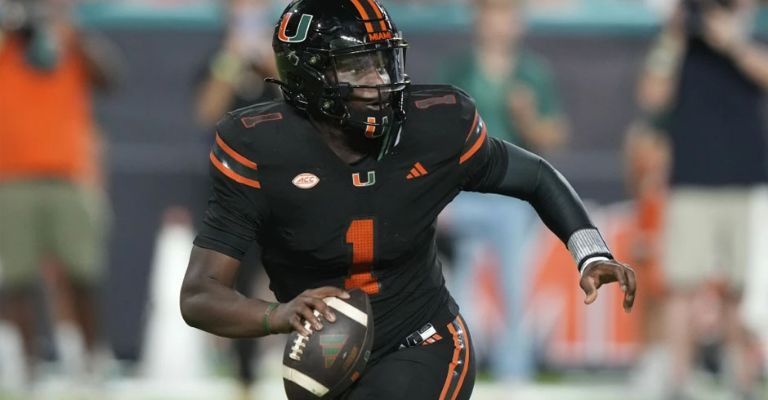 Ward dejó varias marcas con los Hurricans