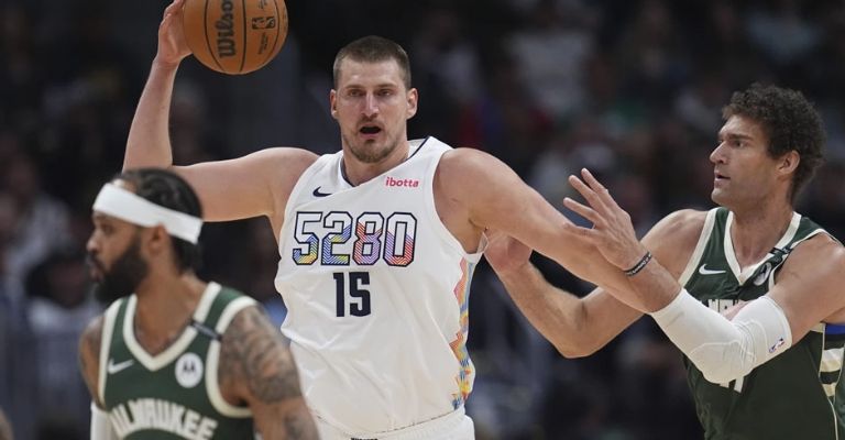 Nikola Jokic es otro de los europeos que juega en la NBA