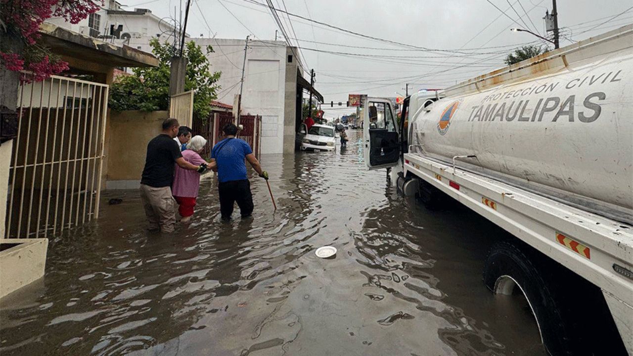 Azotan fuertes lluvias a Reynosa: Evacúa gobierno de Tamaulipas zonas de riesgo (VIDEO)