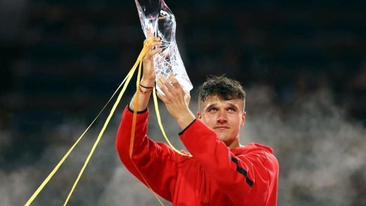 Mensik frustra a Djokovic y se alza con el título del Abierto de Miami