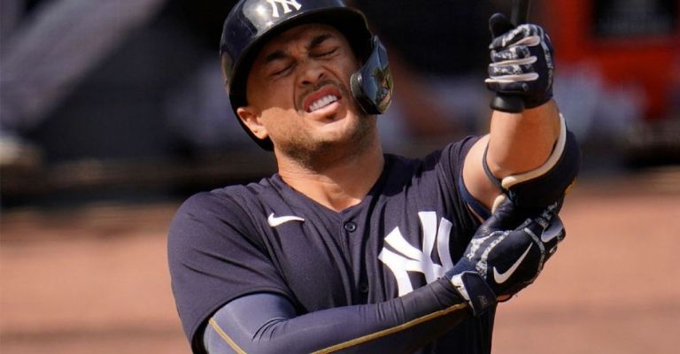 El pelotero sigue recuperándose de las lesiones en sus codos