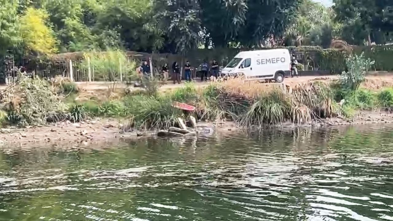 Hallan cuerpo en las aguas del Canal Bajo en Ciudad Obregón; estaba encobijado y atado