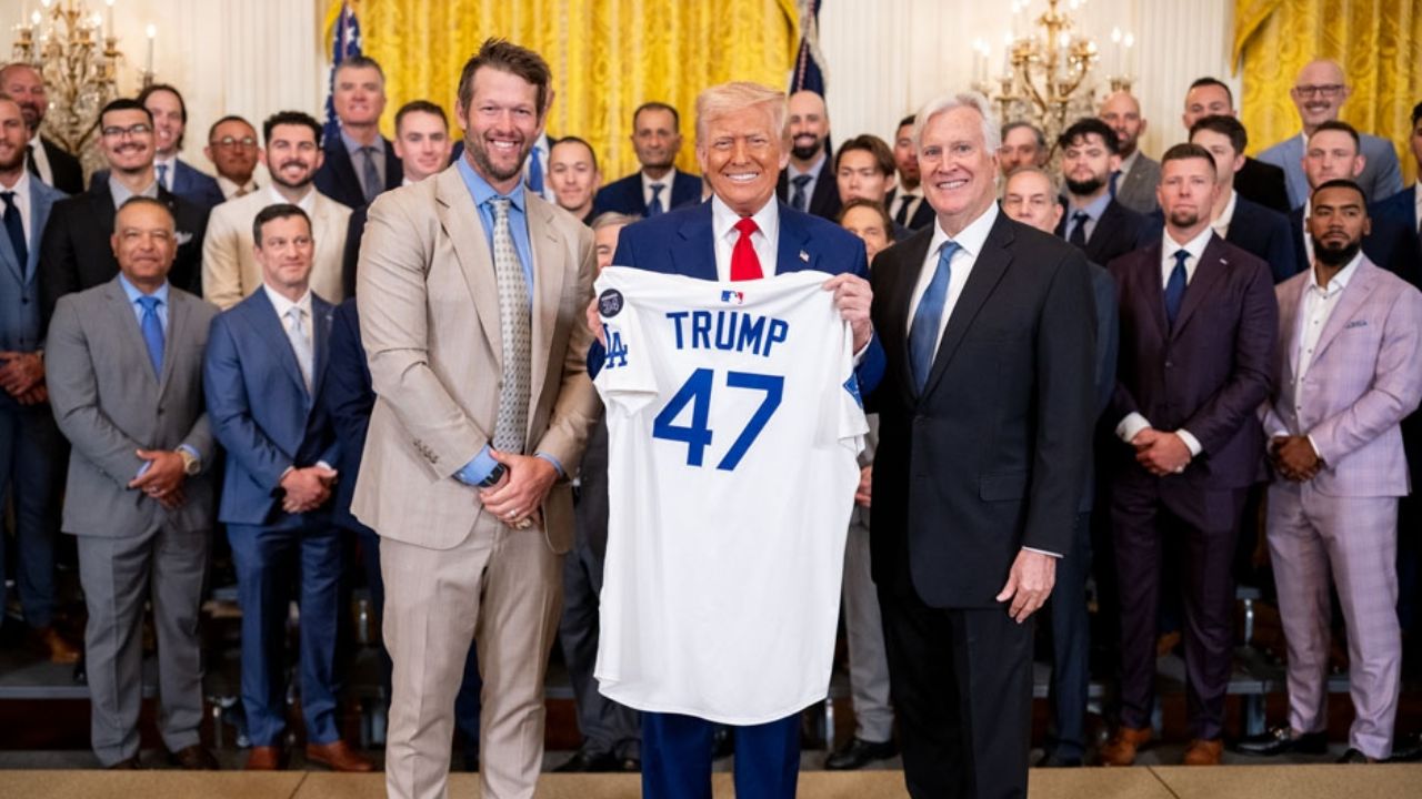Trump recibe a los campeones de la Serie Mundial, los Dodgers de Los Ángeles