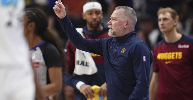 Malone tenía tiempo al frente de la escuadra