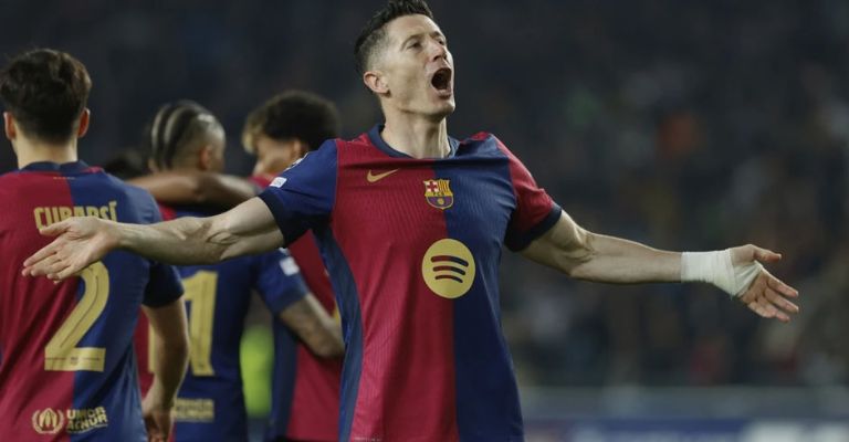 El polaco se unió a dos leyendas del futbol