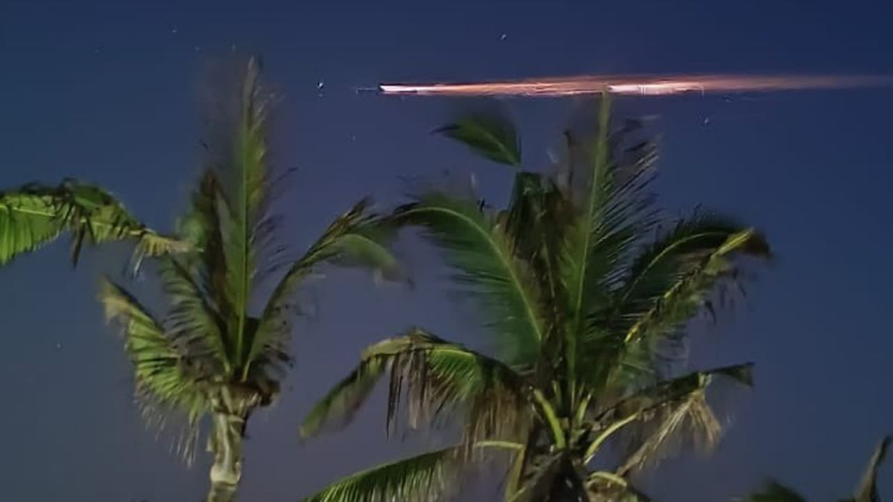 ¿Meteorito? Espectacular avistamiento en el cielo sorprende a varias entidades de México