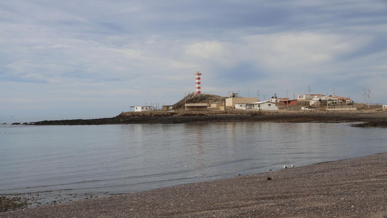Pescadores y turistas hallan cadáver de joven mujer en el mar en Caborca, Sonora