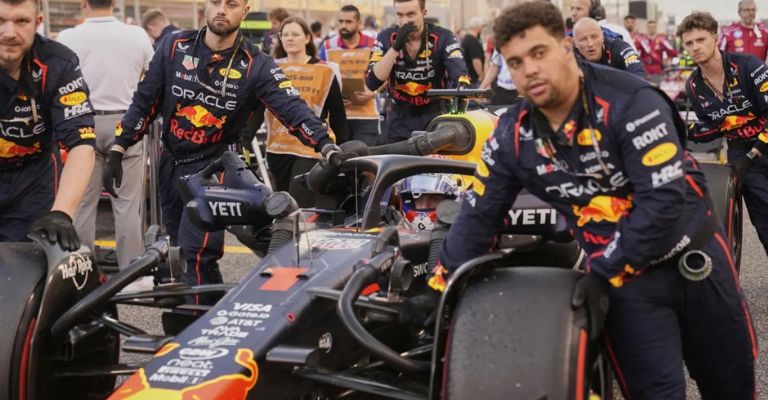 Max no se mostró feliz con el trabajo del equipo