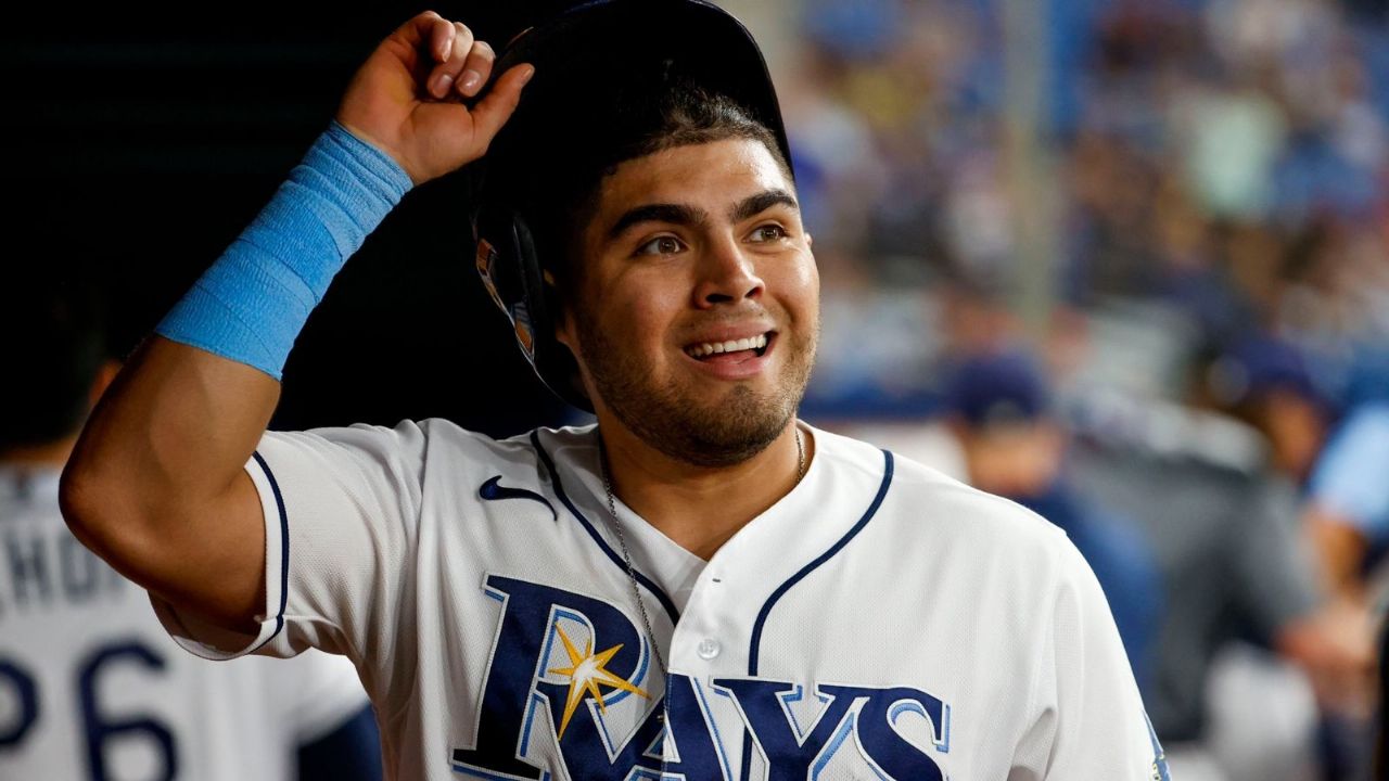 Jonathan Aranda sigue intratable en las Grandes Ligas: conecta su tercer metrallazo