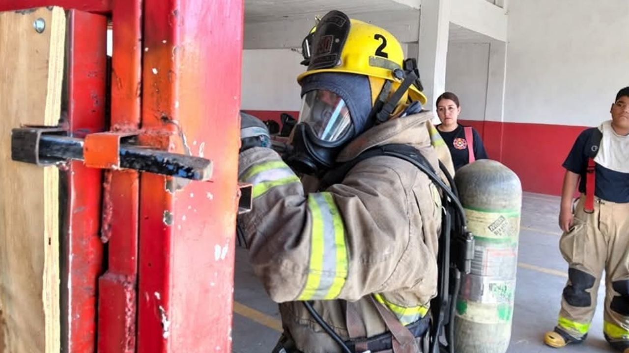 Bomberos de Empalme reciben capacitación para reforzar técnicas en entradas forzadas