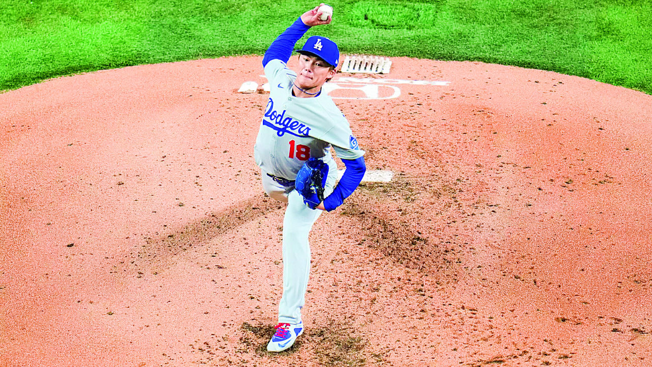 Yoshinobu Yamamoto abanica a 10 y Los Ángeles Dodgers superan a los Texas Rangers