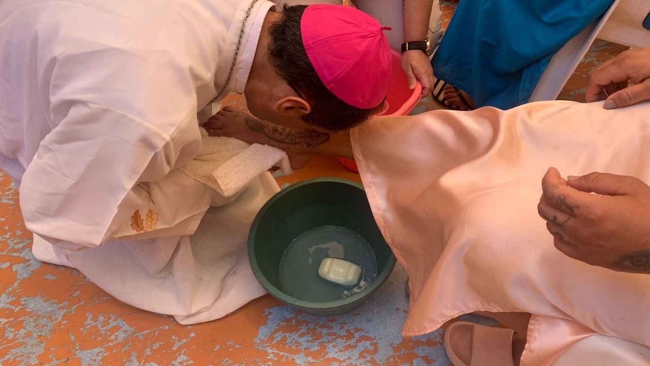 Diócesis de Ciudad Obregón realiza el ‘lavado de pies’ en el Cereso de Navojoa