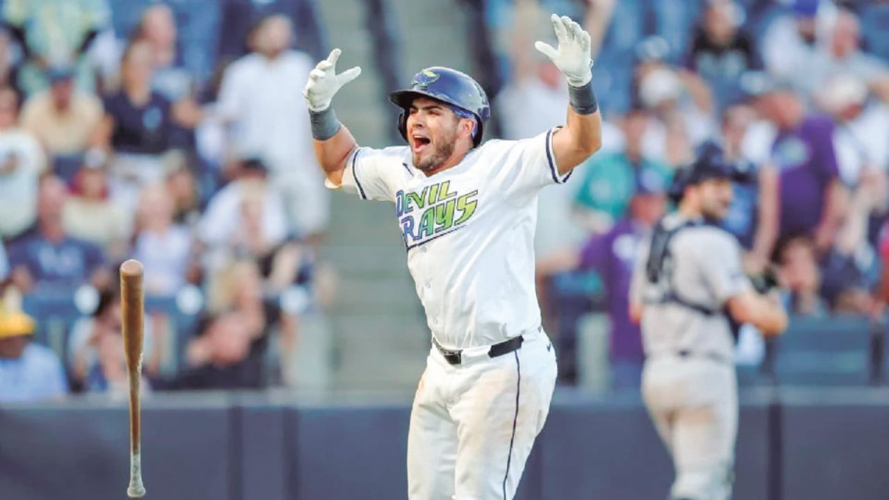 Jonathan Aranda se mantiene ‘on fire’ en las Mayores: Deja en el terreno de juego a los Yankees