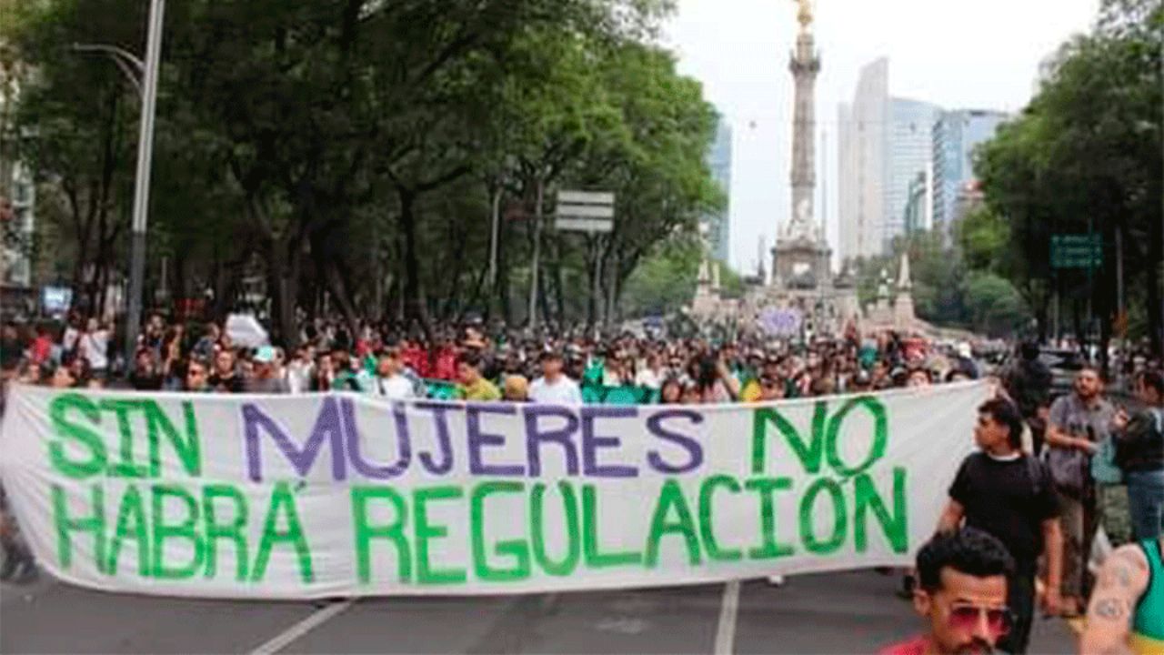 Tráfico en CDMX: Se espera caos por marchas y bloqueos este 20 de abril en la capital