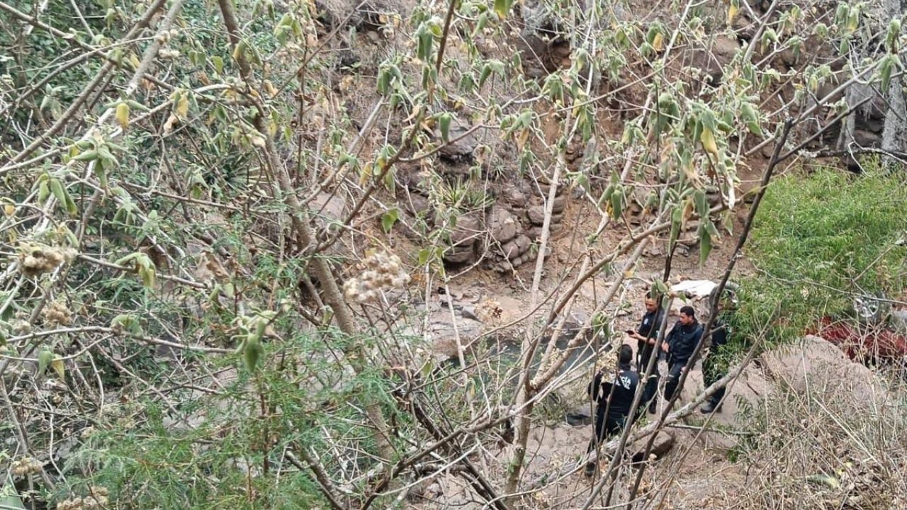 Fatal accidente en Sábado de Gloria: Volcadura deja dos muertos y cinco heridos en Hidalgo