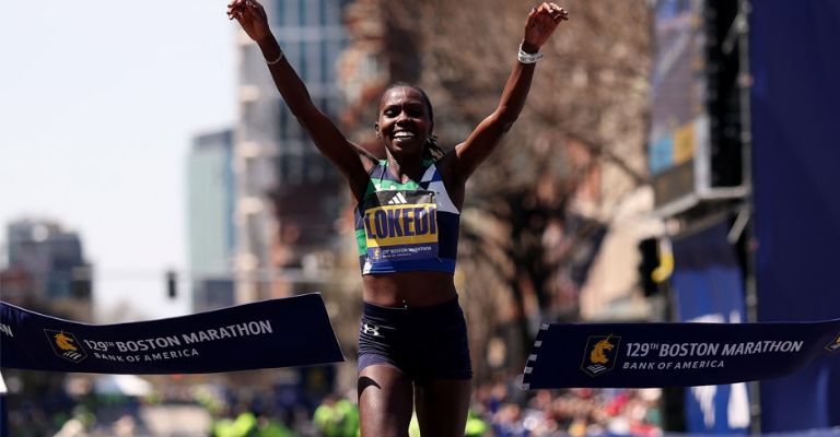 Lokedi cruza la meta en primer lugar